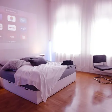 Huge Apartment With Home Cinema And Kitchen In Friedrichshain